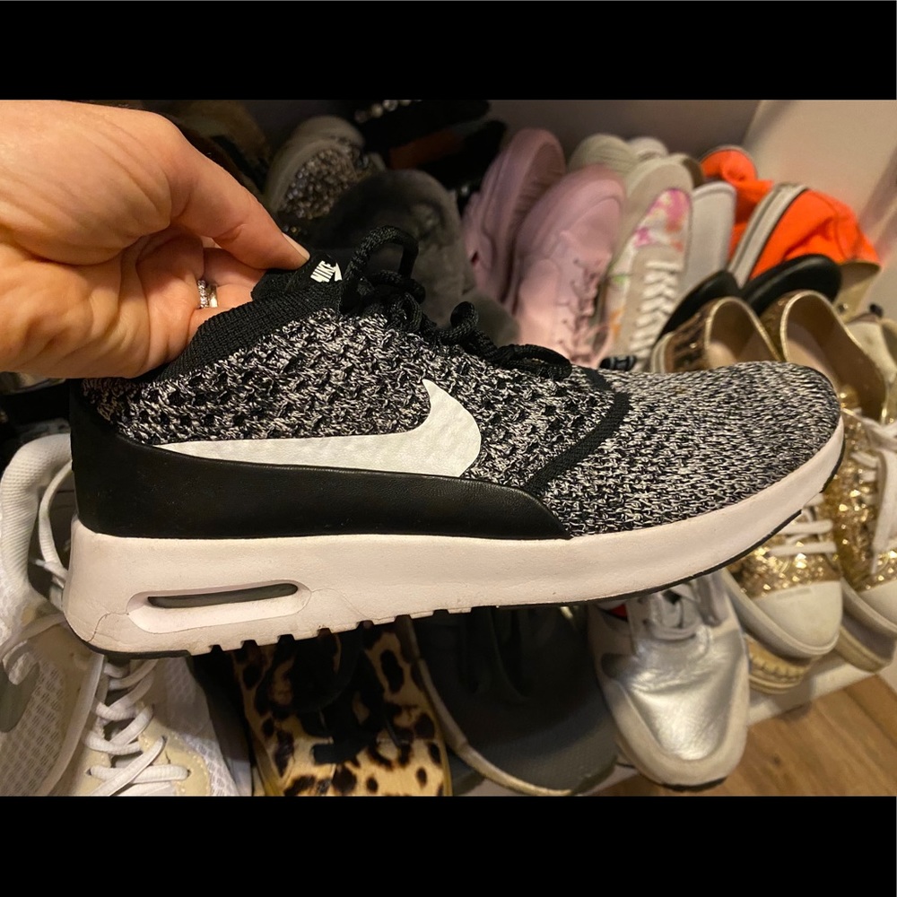 Nike tennis shoes